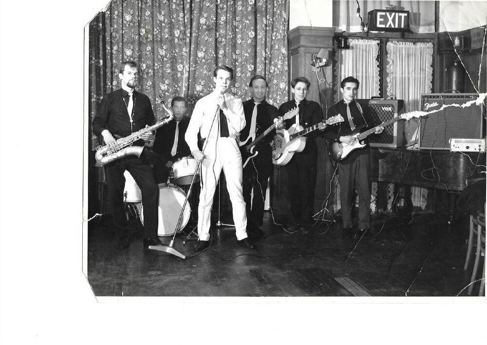 Mike+Moore+The+Barons1024_1
