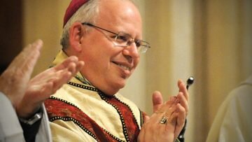 Bishop-Paul-Hendricks-applauds-360x203